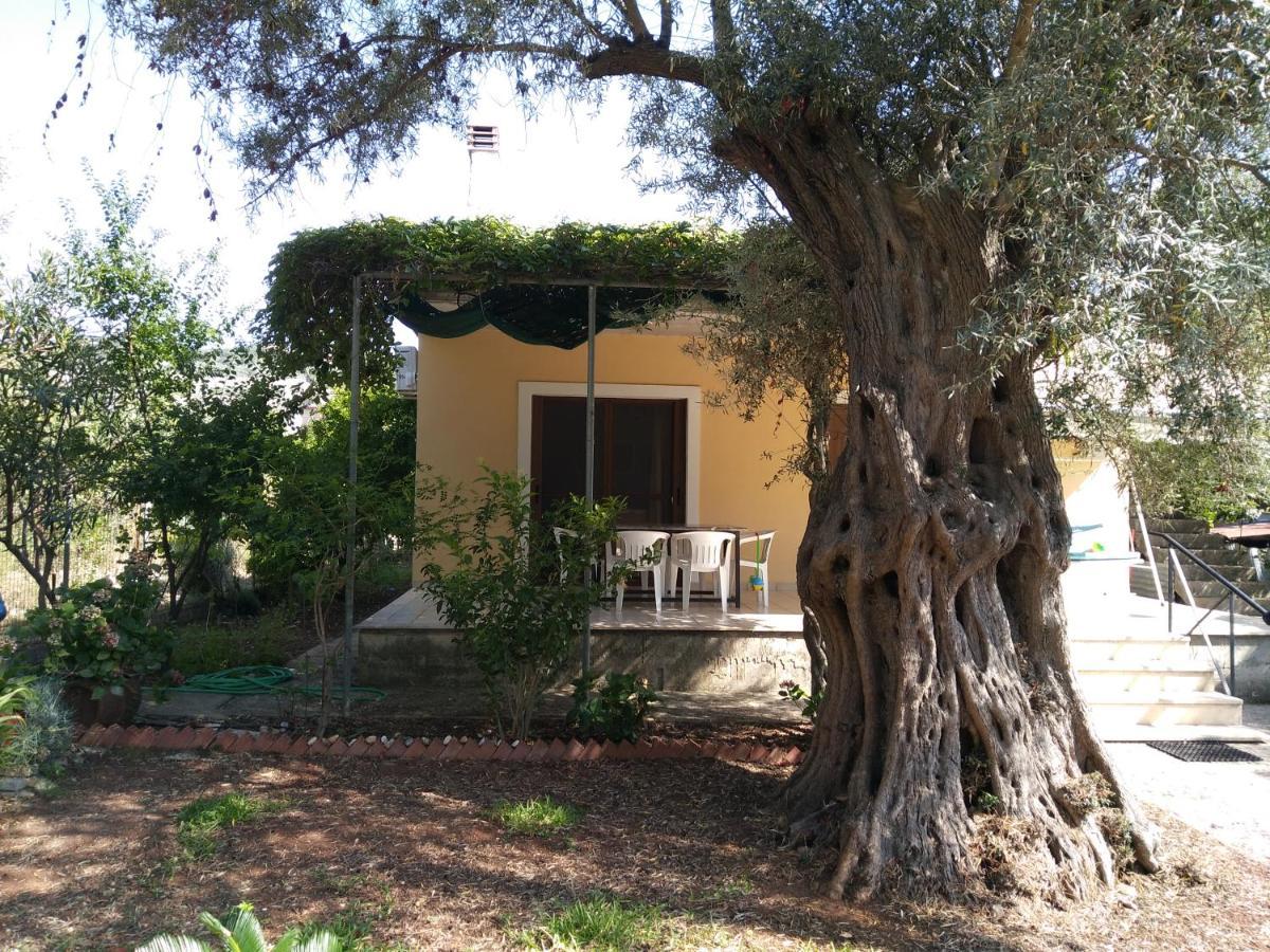 Lefkas House With Garden Villa Tsoukaladhes Exterior photo