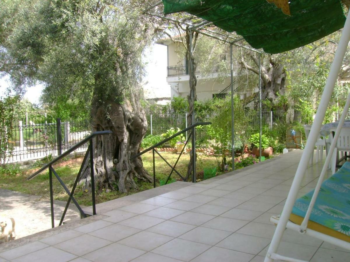 Lefkas House With Garden Villa Tsoukaladhes Exterior photo
